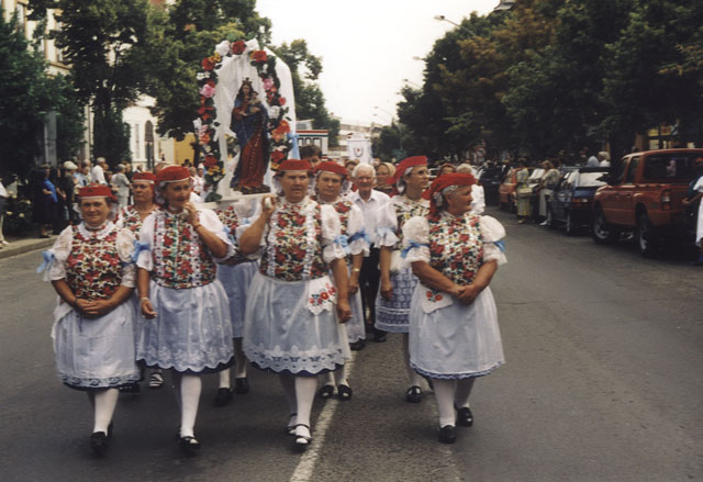 következő