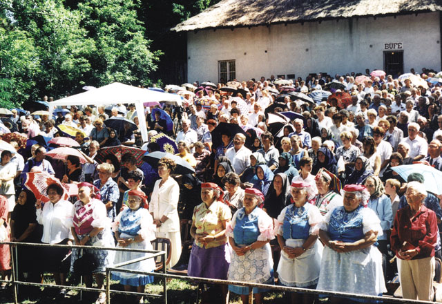következő