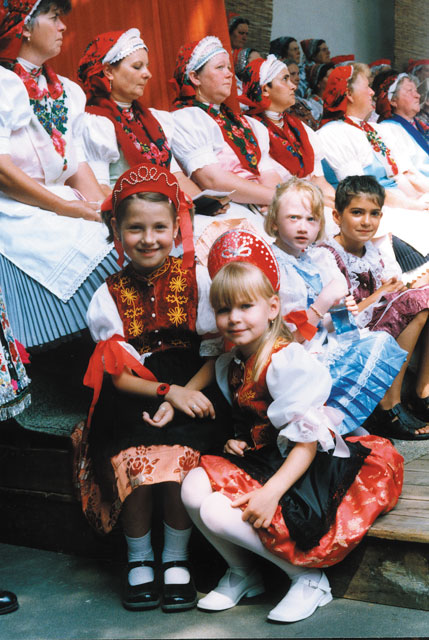 következő