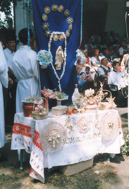 következő
