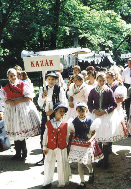 következő