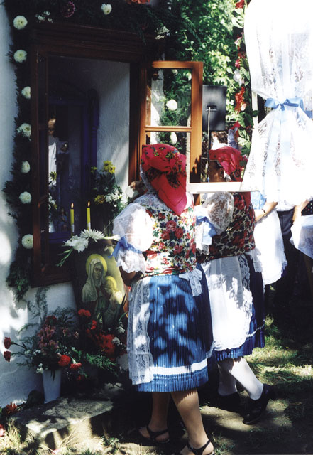 következő