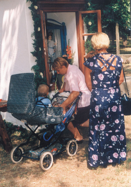 következő