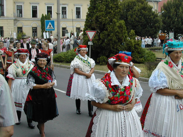 következő