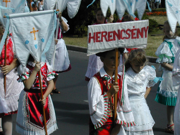következő