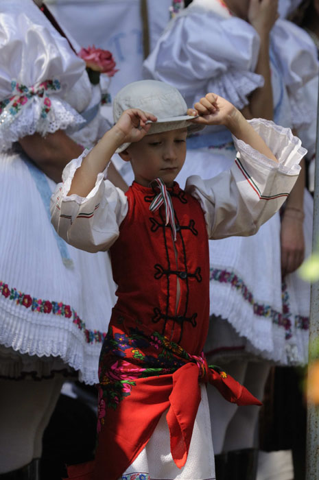 következő