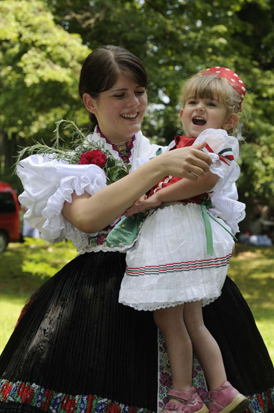 következő