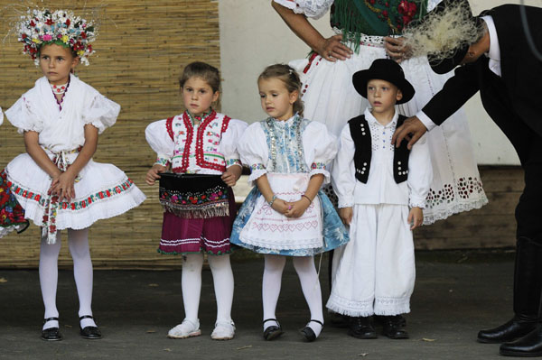 következő