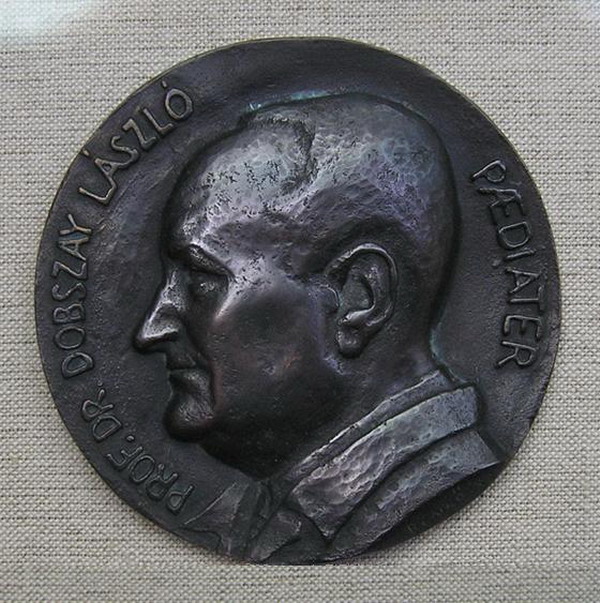 következő