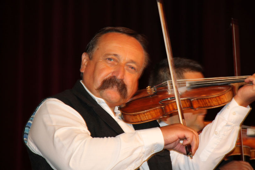 következő