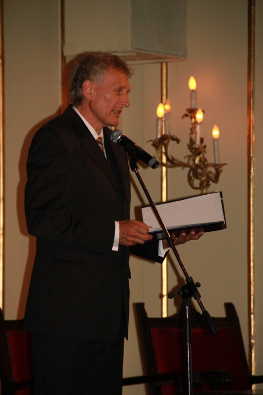 következő