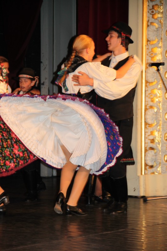 következő