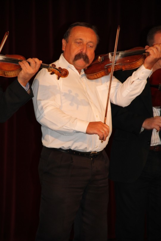 következő