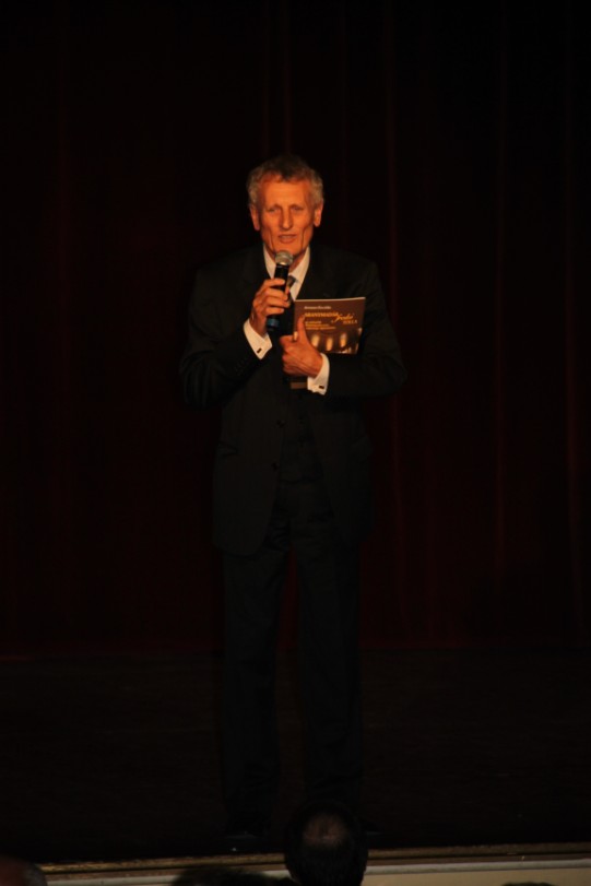 következő