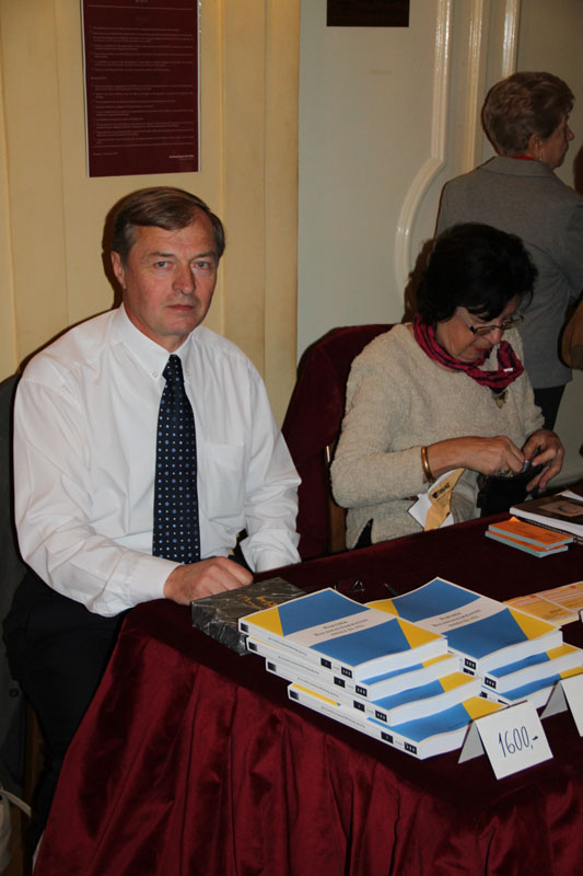 következő