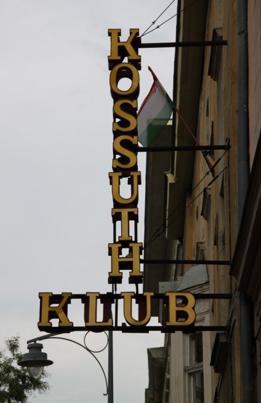 következő