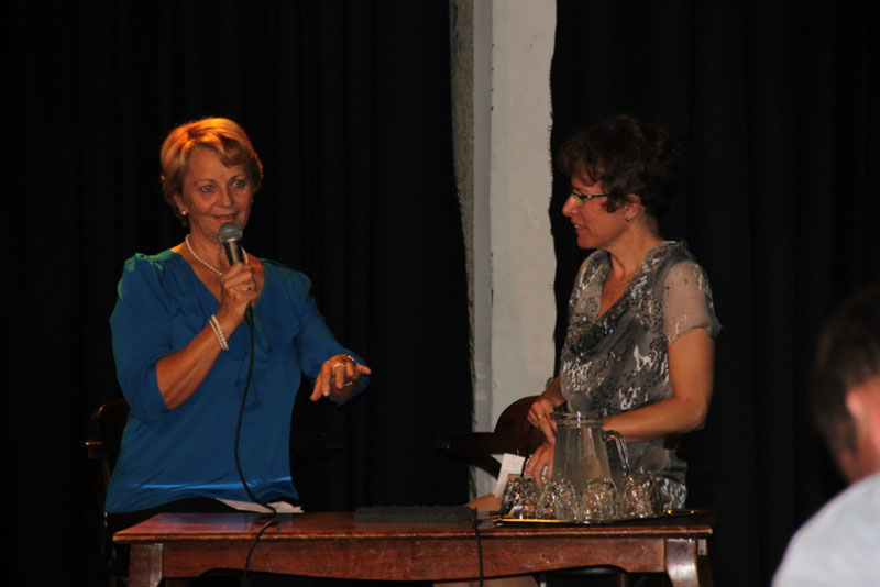 következő