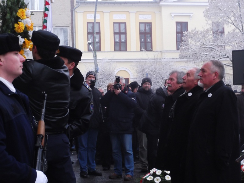 következő