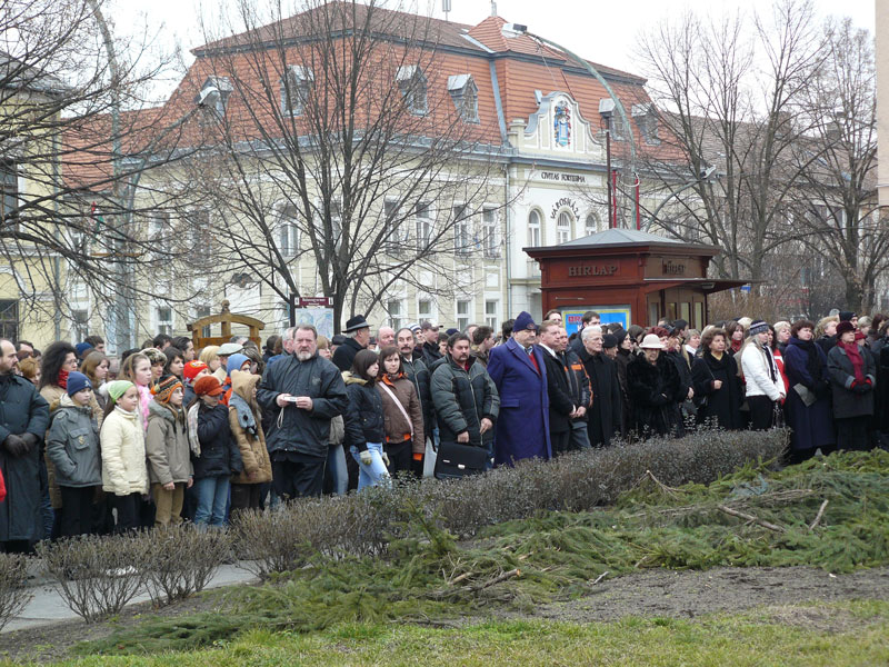 következő