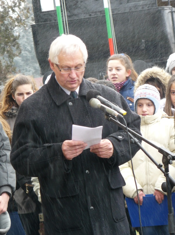 következő