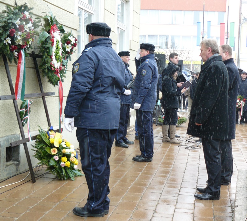 következő