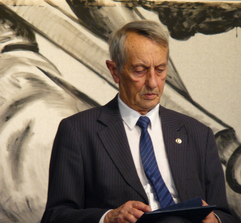 következő