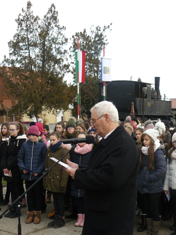 következő