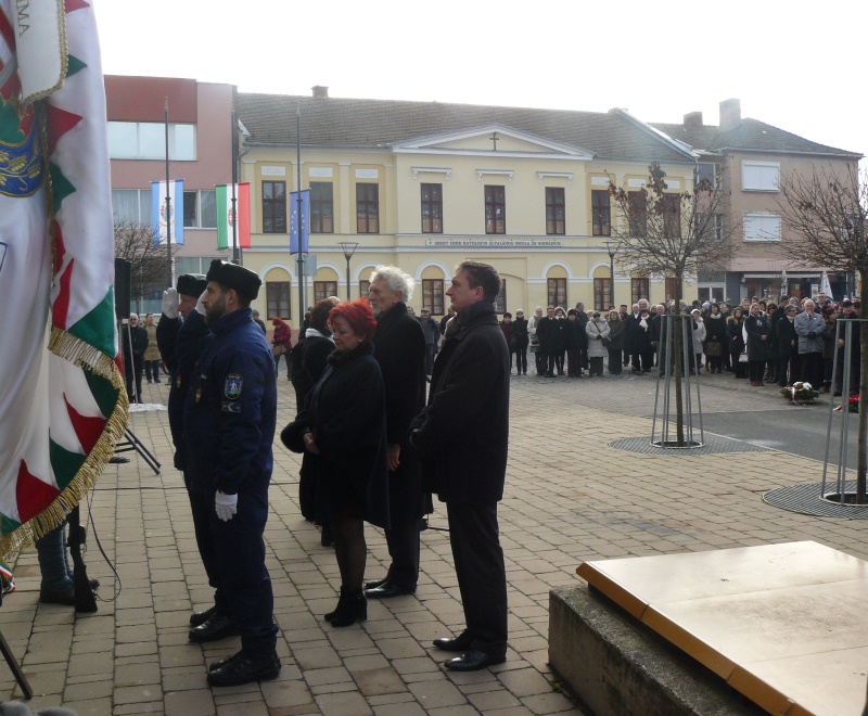 következő