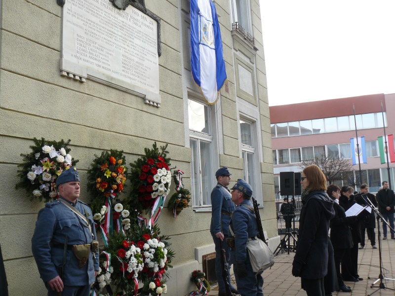 következő