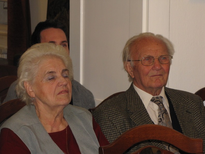 következő