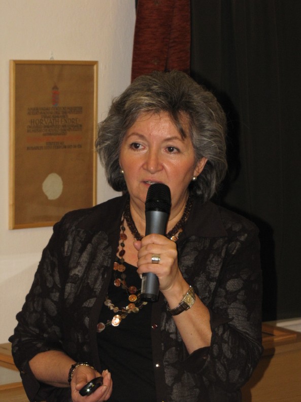 következő