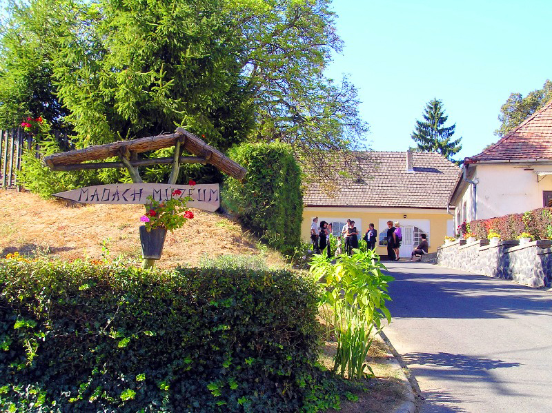 következő