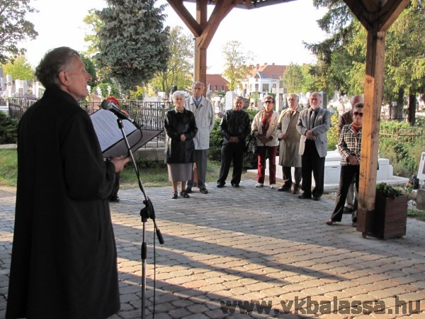 következő