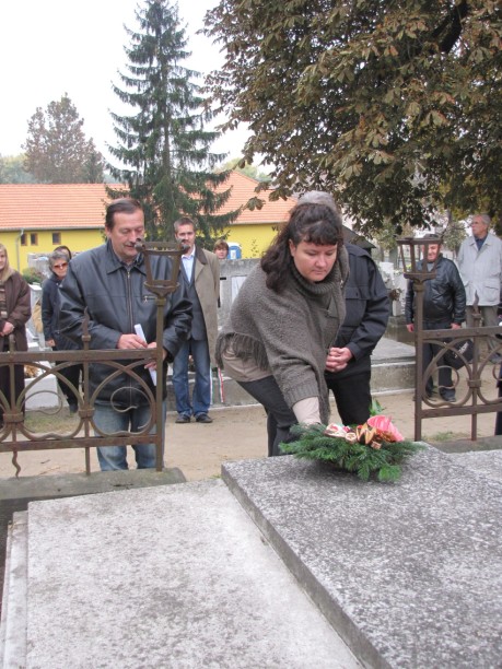 következő