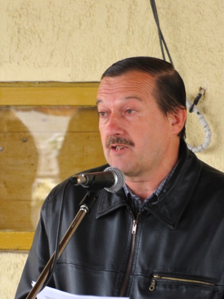 következő
