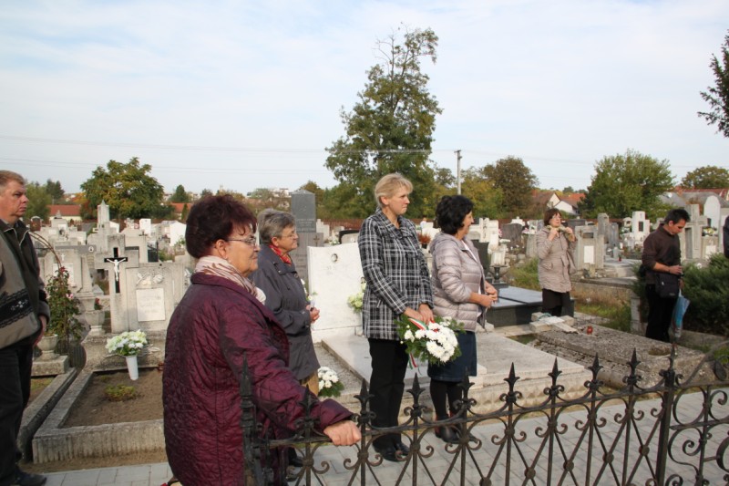 következő