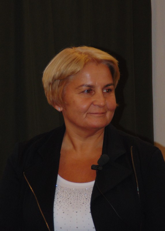 következő