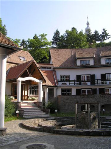 következő