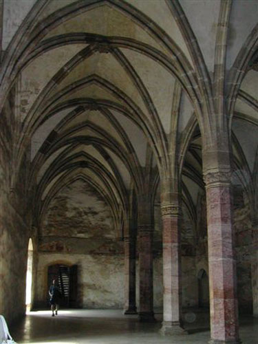 következő