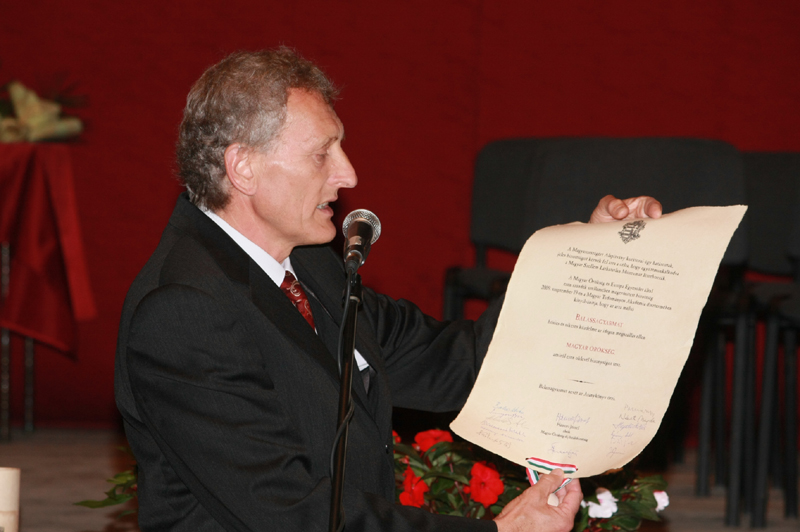 következő