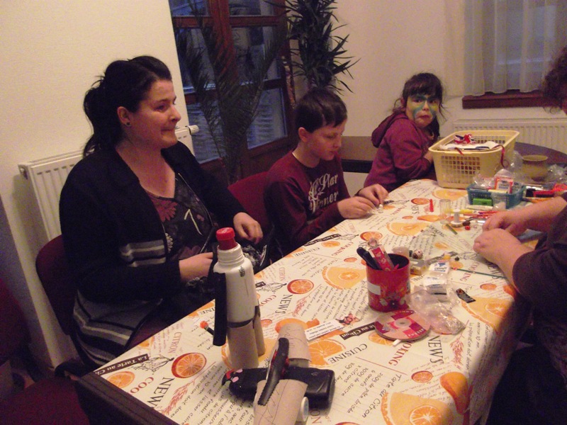 következő