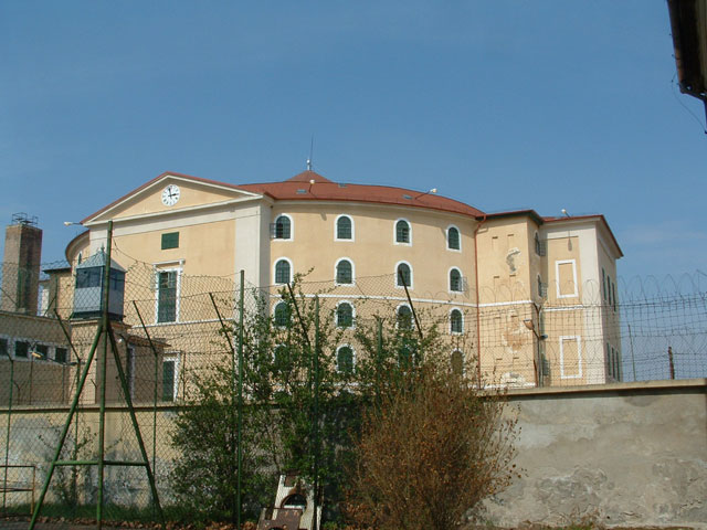 következő