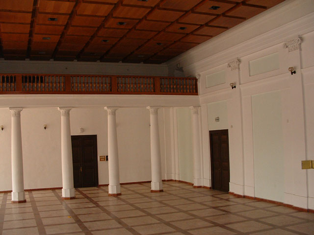 következő
