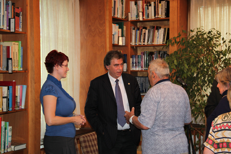 következő