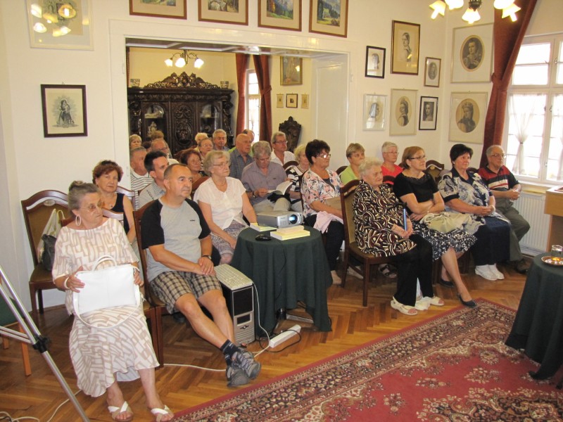következő