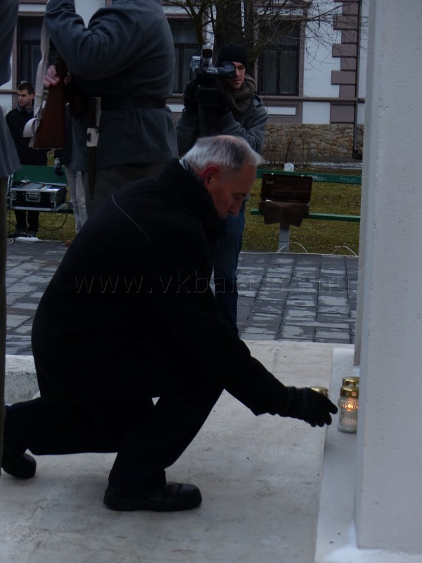 következő