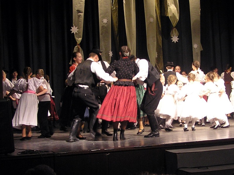 következő