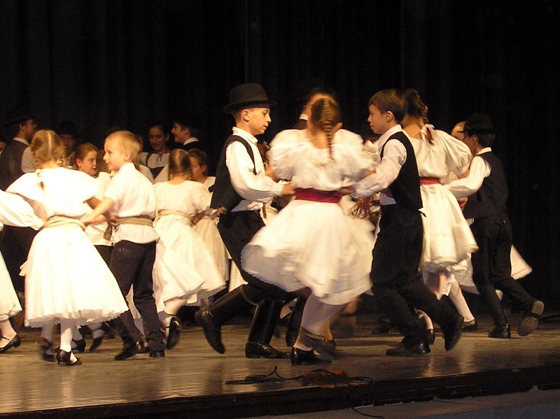 következő