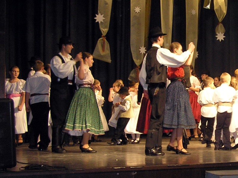 következő