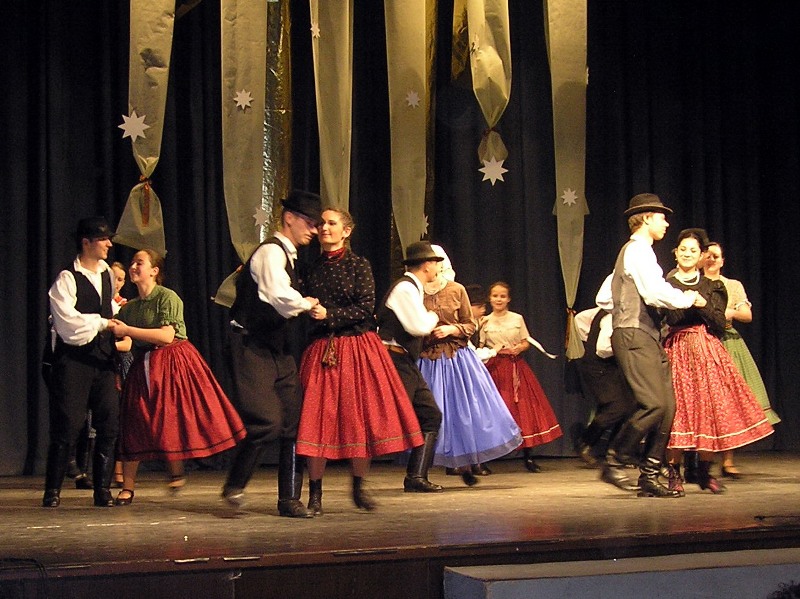 következő